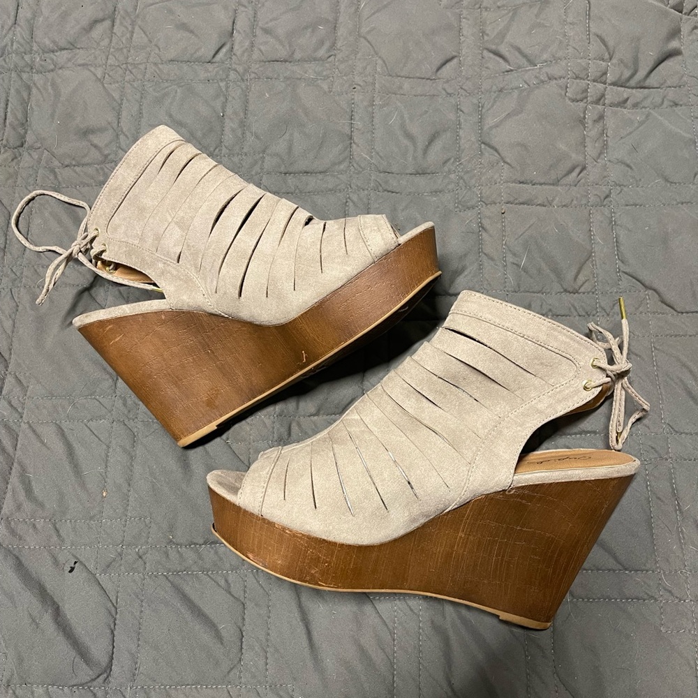Wedges - Picture 1 of 8